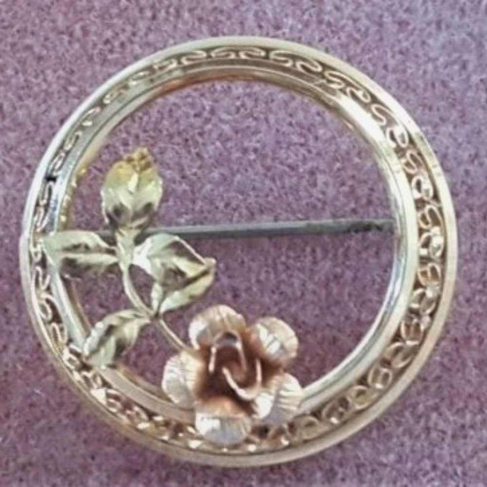 Krementz Round Filigree Brooch